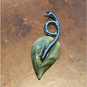 LIZ Claiborne Brooch Green Marbled Lucite Leaf with silver finish stem! EUC